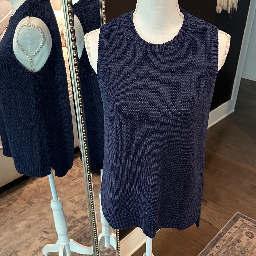 J. McLaughlin Navy Sleeveless Sweater